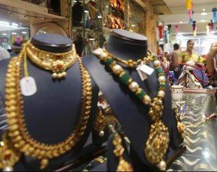 Gold Buyers Back to Old Cash Habit