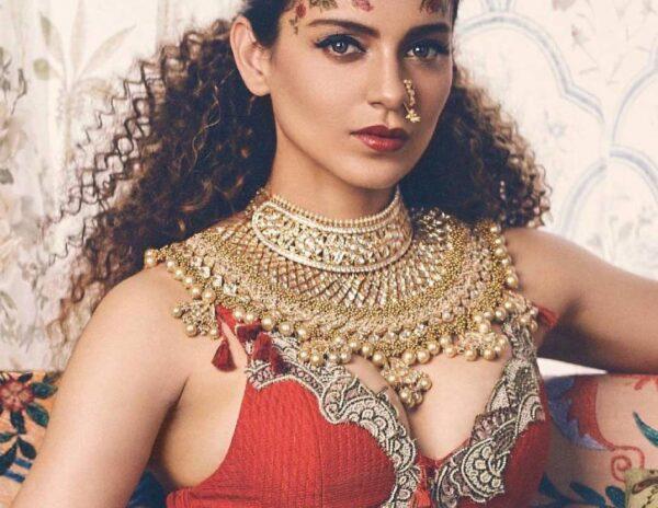 Kangana Ranaut Hottie Sizzles in Hot Blouse