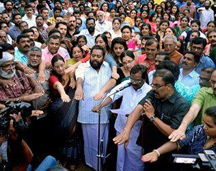 Mollywood-Producers-Association-Protest-on-actress-bhavana-molestation