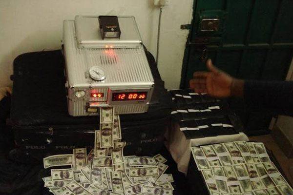 Pakistan Starts Taking Orders for Fake 2000 and 500 Notes