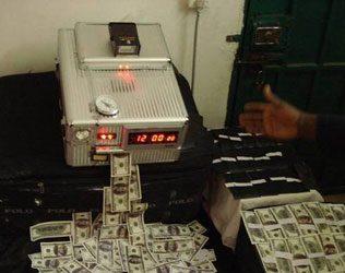 Pakistan Starts Taking Orders for Fake 2000 and 500 Notes