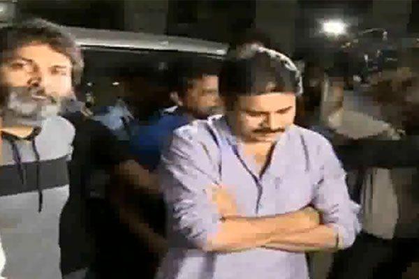 Pawan Kalyan Visits Dasari Narayana Rao Kims