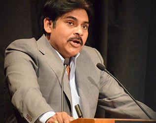 Pawan-Kalyan makes fans fools