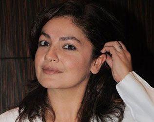 Pooja Bhatt Complaints On Prasanth Malgawar