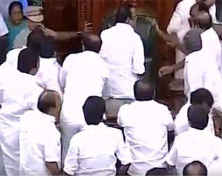 DMK Protest in Tamil Nadu Assembly