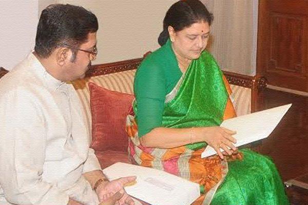 Sasikala Natarajan Inducts Relative TTV Dinakaran into AIADMK