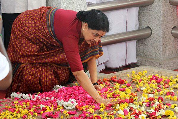 Sasikala-Natarajan's-Mangamma-Shabadham-at-Jayalalithaa's-Memorial