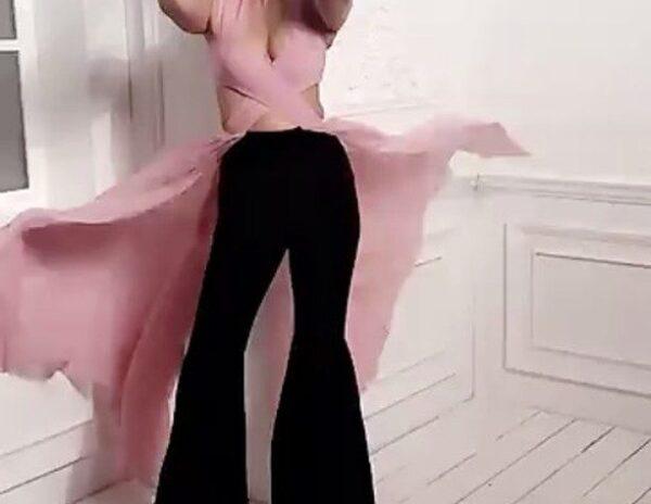 Having a perfect body with those killer looks made her the muse of every fashion designer 