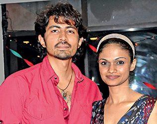 singer Suchitra husband Karthik clarifies on her tweets against Dhanush