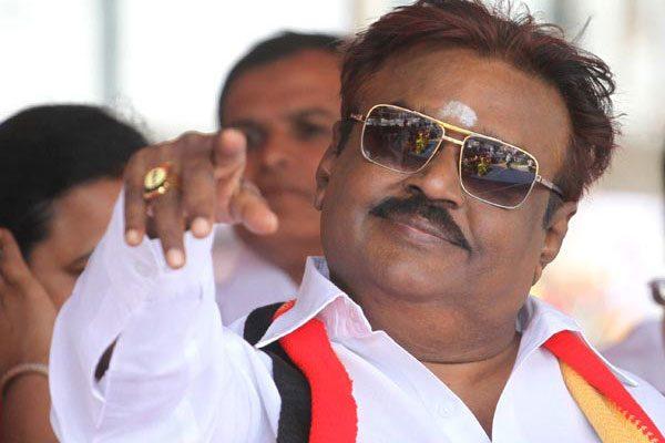dmdk-vijayakanth-slaps-on-his-party-member