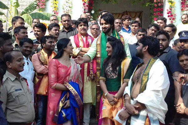 nagarajuna and Om Namo Venkatesaya crew visited Induru-Tirumala-temple