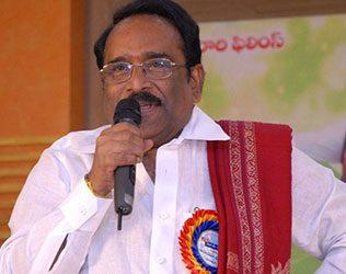 paruchuri gopala krishna comments on telangana cm kcr