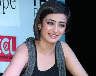 Akshara Haasan Obnoxious Behaviour