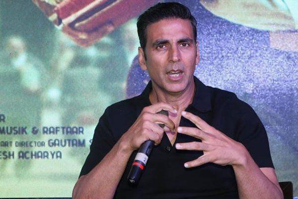 Akshay Kumar Reveals His Original Name Rajiv Bhatia
