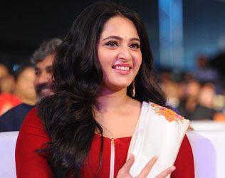 Anushka Diverting Attention on 'Baahubali 2'