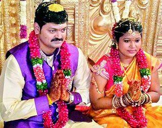 Director Konda Vijay Kumar attacked by wife family