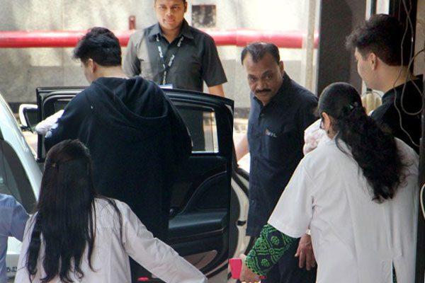 Director karan Johar Takes His Twins Home