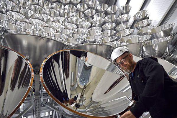Germans switch on 'largest artificial sun'