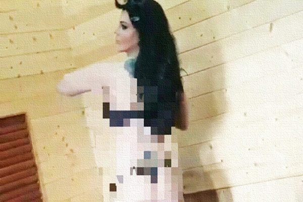 Rakhi Sawant Changing clothes- Video Leaked!