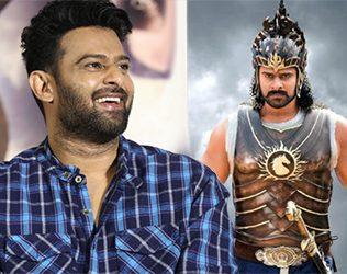 Prabhas-Wore-Baahubali-Costume-to-Home!