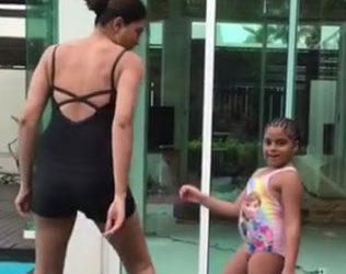 Sushmita Sen & Her Daughter Alisha Sen Super Dance Together