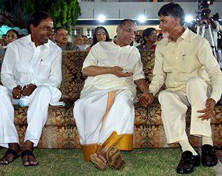 Center-to-Deliver-Sweet-News-to-KCR-and-Chandrababu-Naidu-This-Month