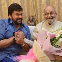 Chiranjeevi Meets Kasinathuni Viswanath Photos