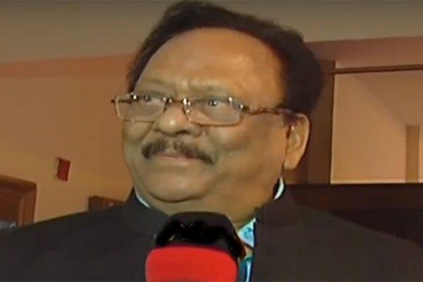 Krishnam Raju Praises Rajamouli after Watching Baahubali 2 The Conclusion