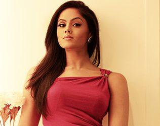 Long Legged Actress Karthika Nair Maintaining Secrecy