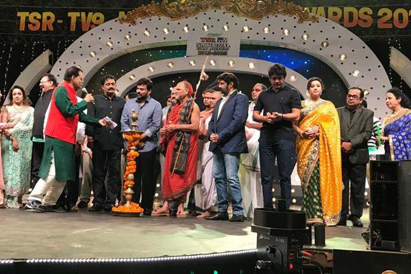 Nagarjuna Ends It Where Rumor Started - TSR TV9 National Awards