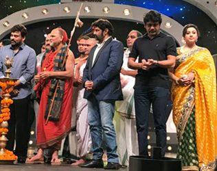 Nagarjuna Ends It Where Rumor Started - TSR TV9 National Awards