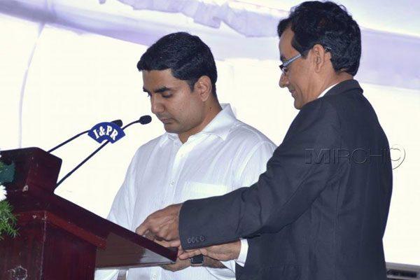 Nara Lokesh Vs KTR Politics