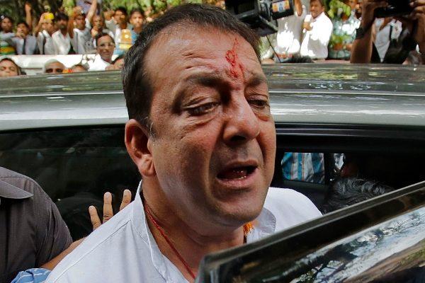 Non-Bailable Warrant on Sanjay Dutt