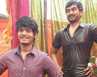 director-Puri-Jagannadh-Statue-in-karim-nagar