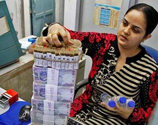 RBI orders banks to accept Spoiled Or Scribbled Notes