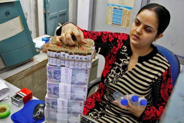 RBI orders banks to accept Spoiled Or Scribbled Notes