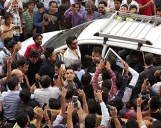 Rana Daggubati, Rajamouli & Ramya Mobbed By North Folks!