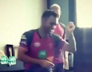 You Gotta See These Cool Moves of MS Dhoni - Jio Advertisement