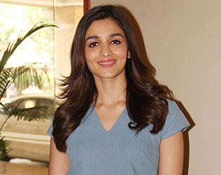 Alia-Bhatt-with-Drunken-Man-at-3-a.m.