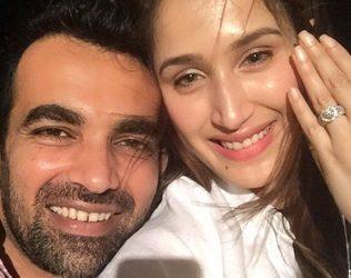 Zaheer Khan Engaged To Classic Movie Heroine Sagarika Ghatke