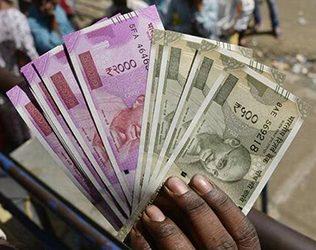 demonetisation fails to stop fake notes