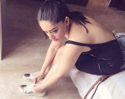 'Chinnari Pellikuturu' Actress Mahhi Vij Slapped the Molester