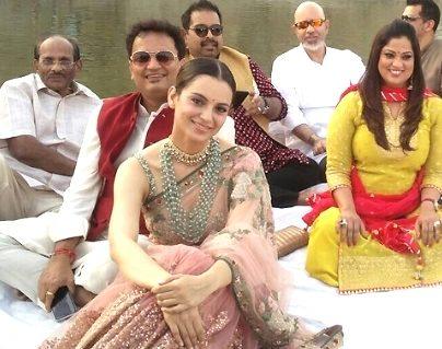 Kangana Ranaut Watched Baahubali 2 Touched Rajamouli Father Feet
