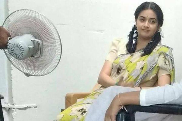 Keerthy Suresh's Unimpressive Look for The Savtri Biopic