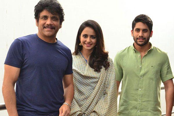 Nagarjuna Going Little Extra For Buzz for Rarandoi Veduka Chuddam