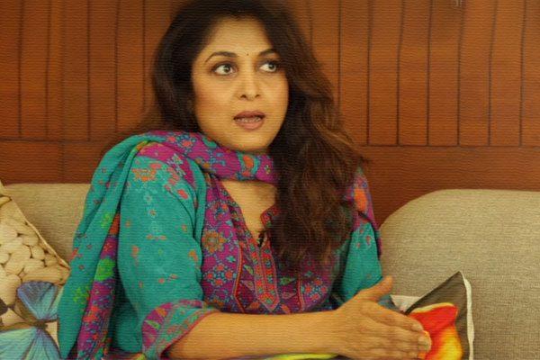 People Threw Slippers on Ramya Krishna's Face!