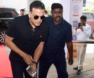 Ratan Tata Akshay Kumar at Transform Maharashtra Event Pics