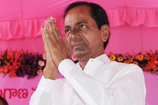 Center Ready to Invest 4000 Cr in Telangana but State Not Ready