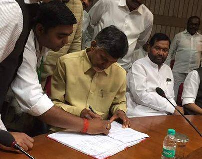Chandrababu Naidu Struggling with Narendra Modi's Assignment