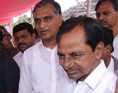 KCR Gifts 25 Lakhs to a Former MLA D Rama Chandra Reddy